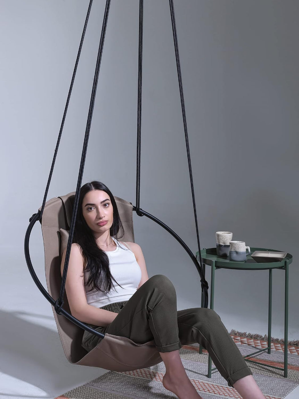 Runder Hängesessel aus Kunstleder (Ø 86 cm) – Indoor & überdachte Außenbereiche - Mink — 9