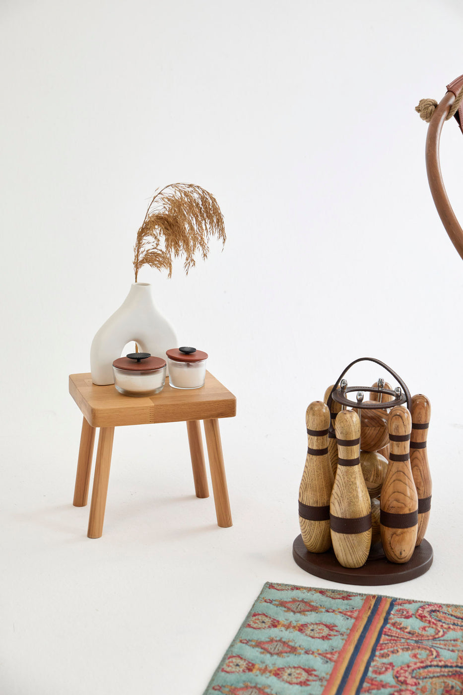 Holz Bowling Set mit Leder-Details - dekoratives Luxus Bowling Spiel Set (Indoor/Outdoor) — 1
