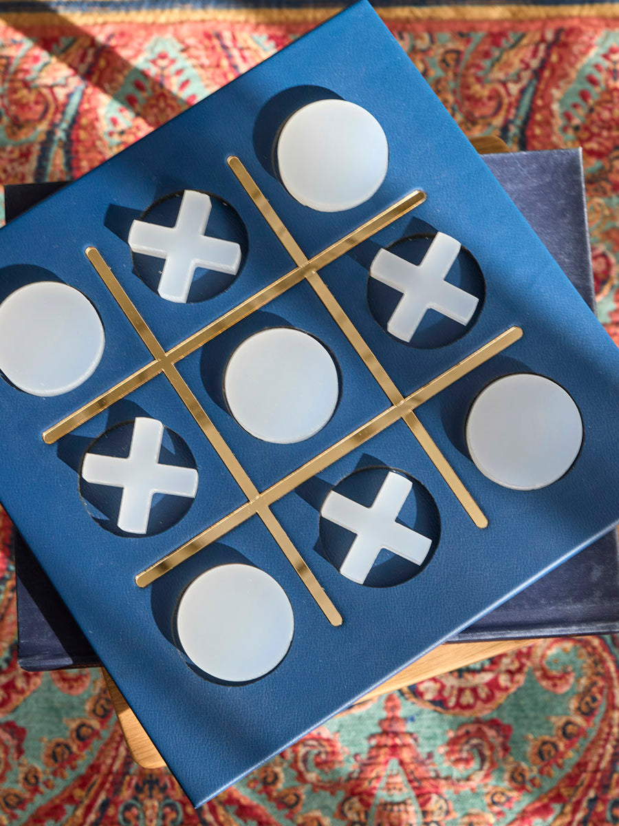 Designer Tic Tac Toe Spiel - dekoratives Tic Tac Toe Set aus Kunstleder Detail