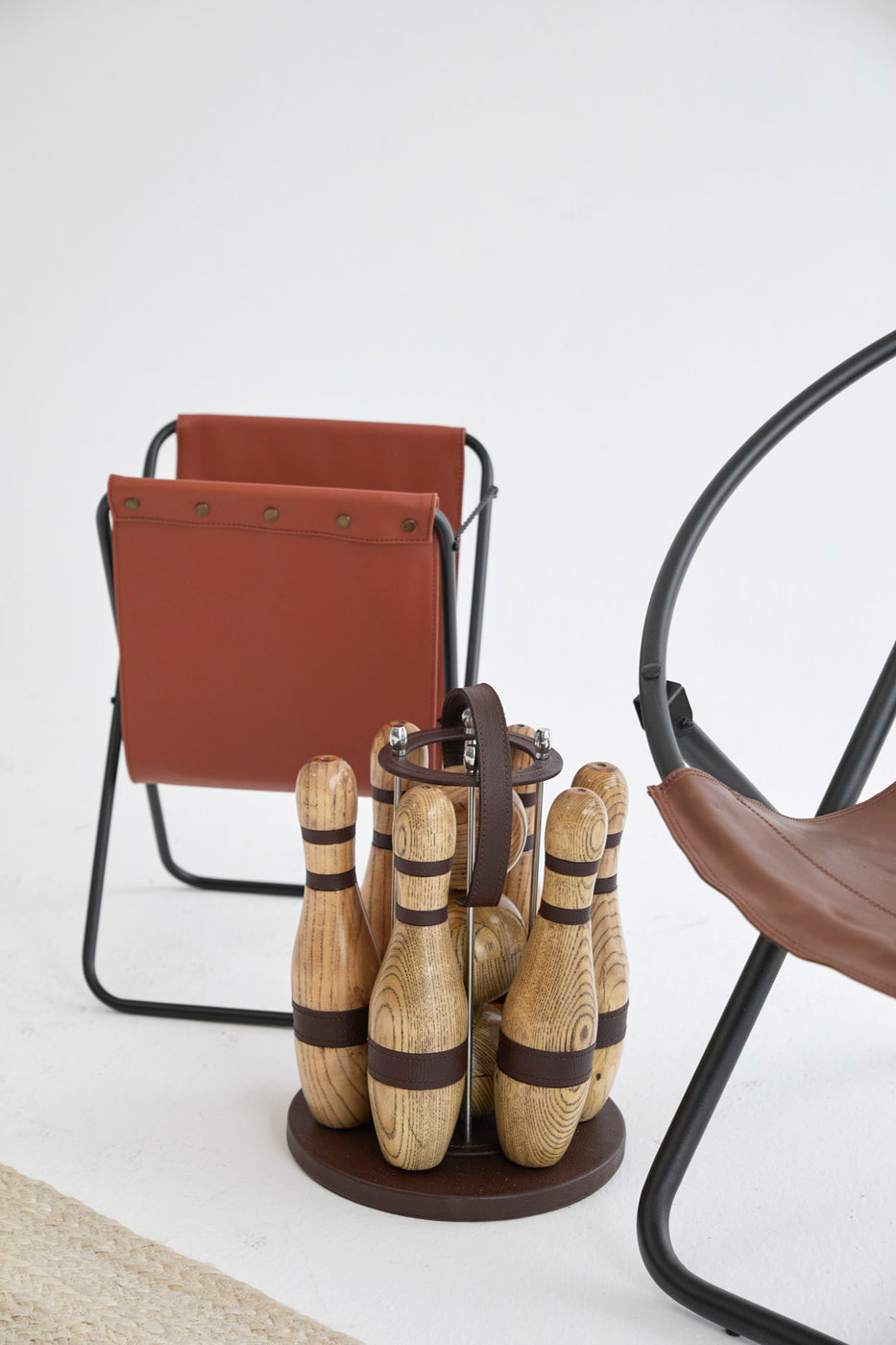 Holz Bowling Set mit Leder-Details - dekoratives Luxus Bowling Spiel Set (Indoor/Outdoor) — 4